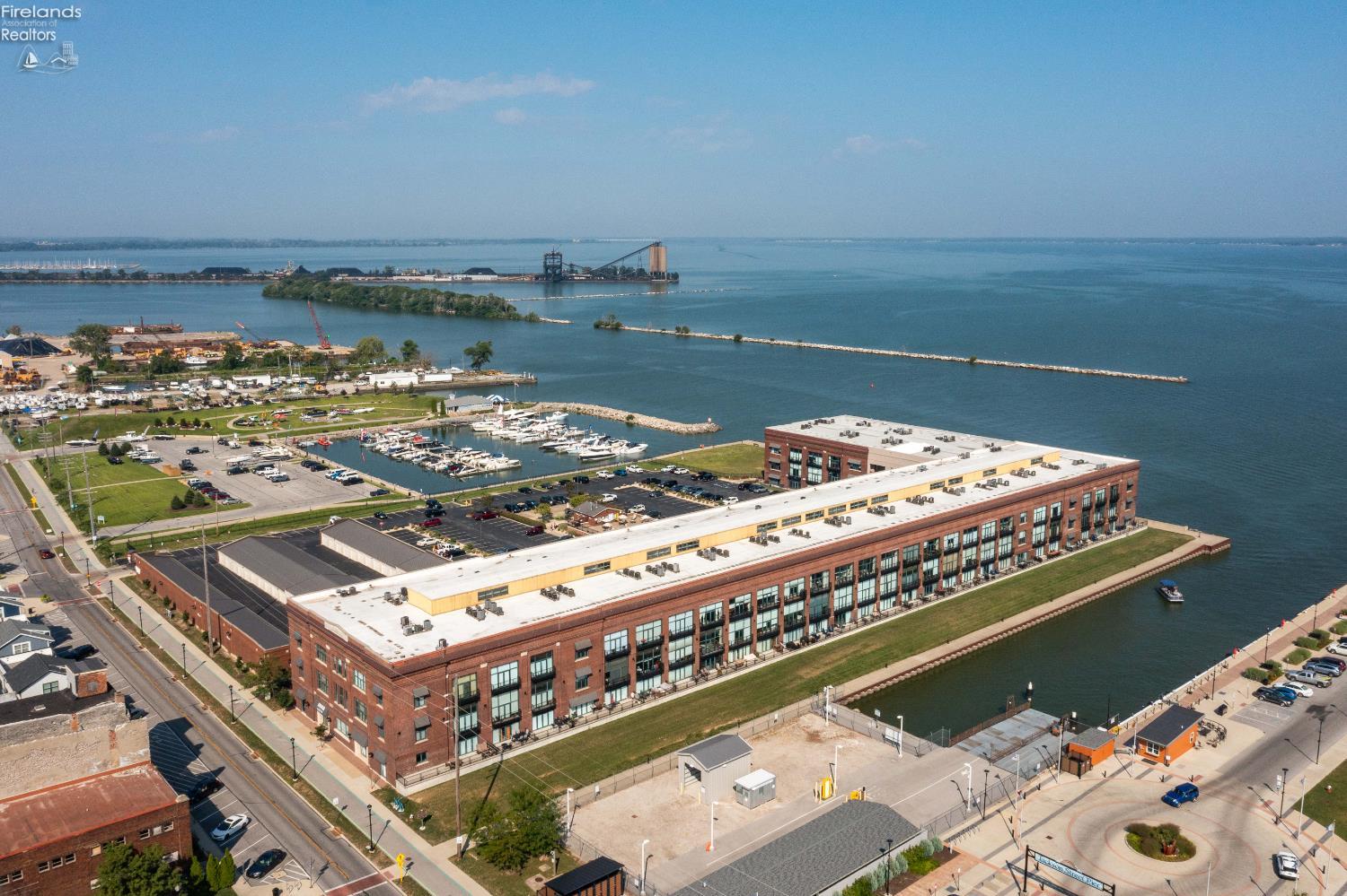 401 W Shoreline Drive 267