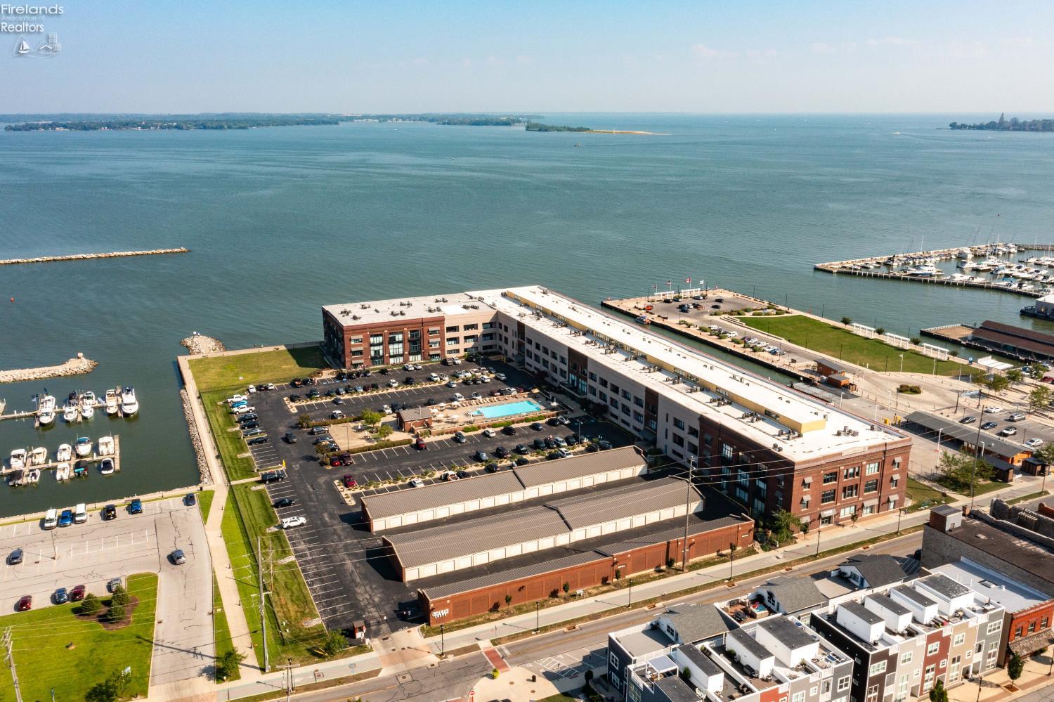 401 W Shoreline Drive 267