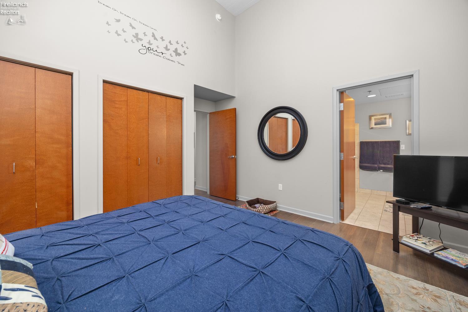 401 W Shoreline Drive 267