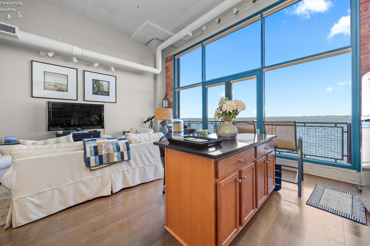 401 W Shoreline Drive 267