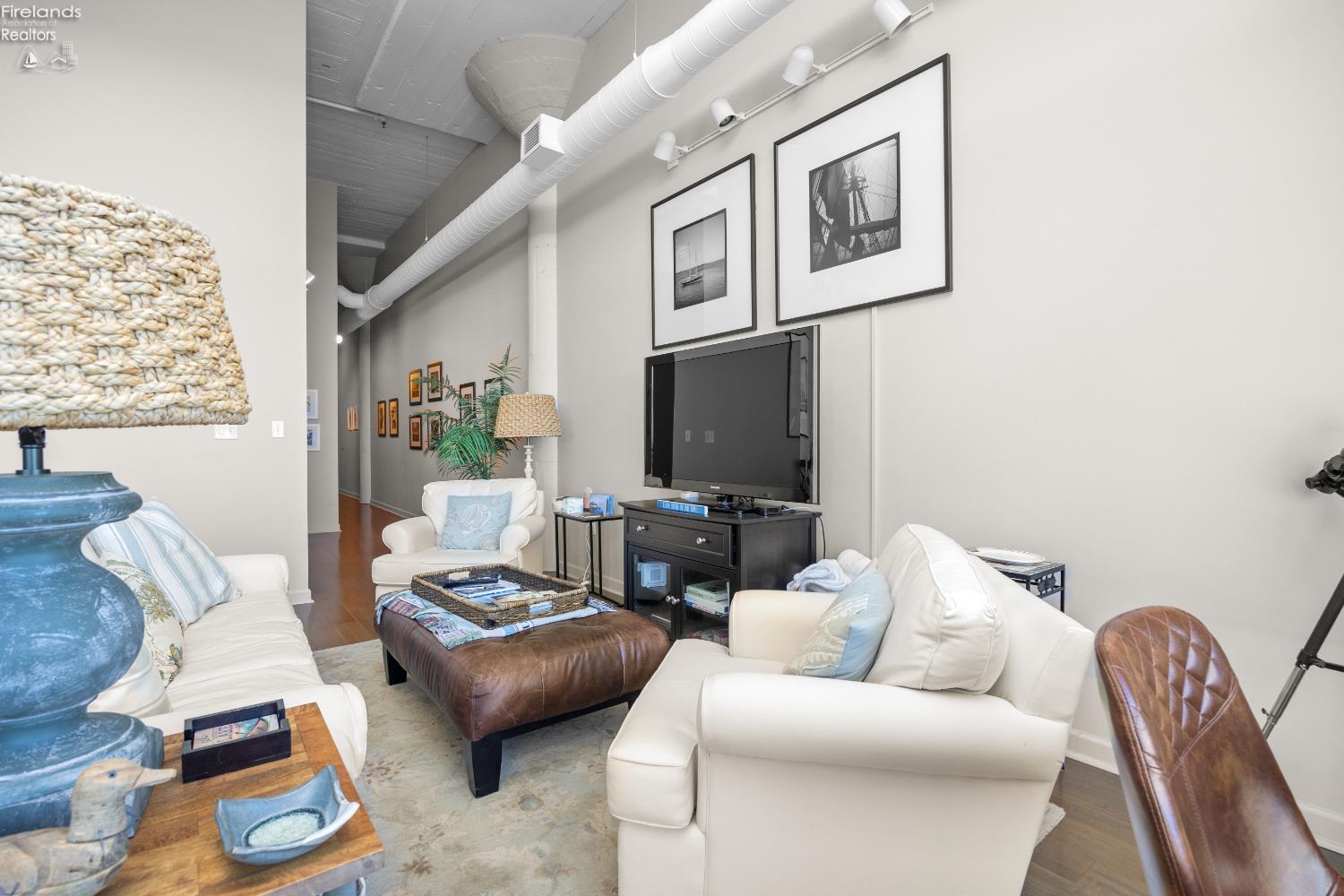 401 W Shoreline Drive 267