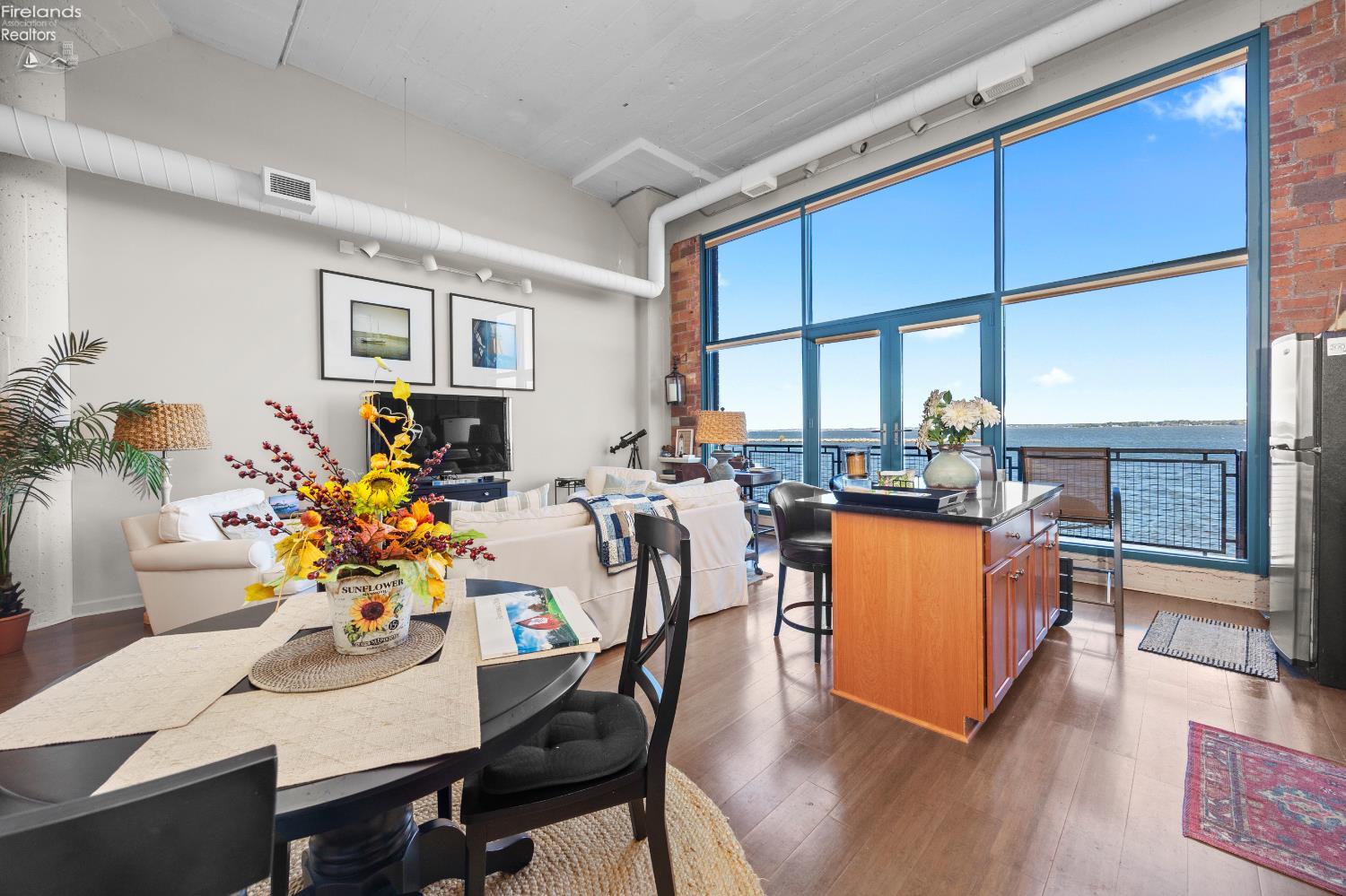 401 W Shoreline Drive 267