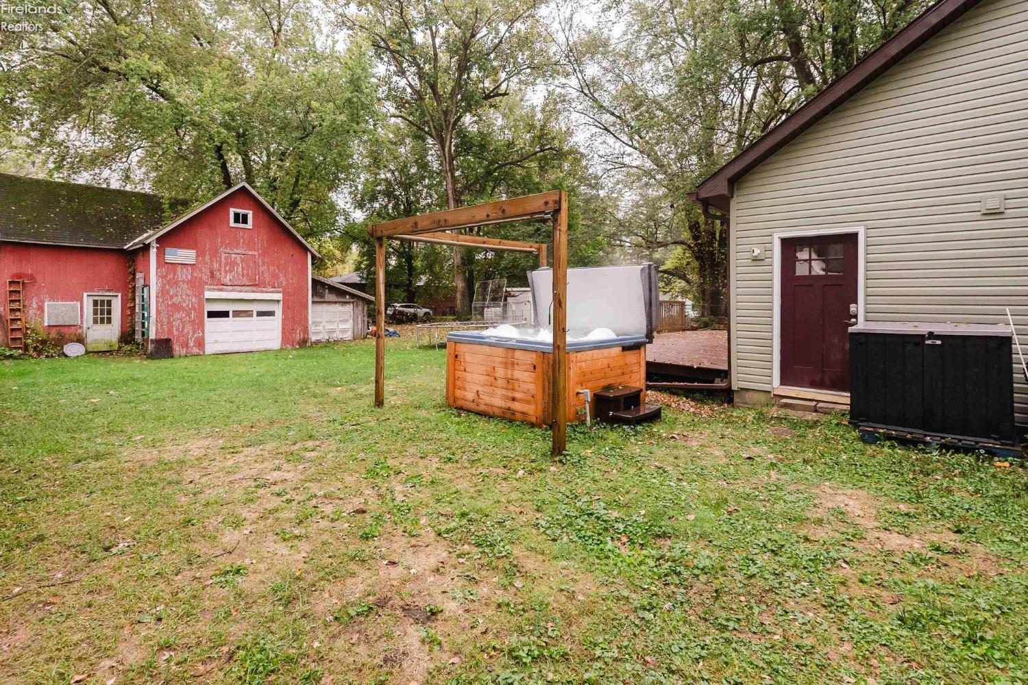 253 W Main Street
