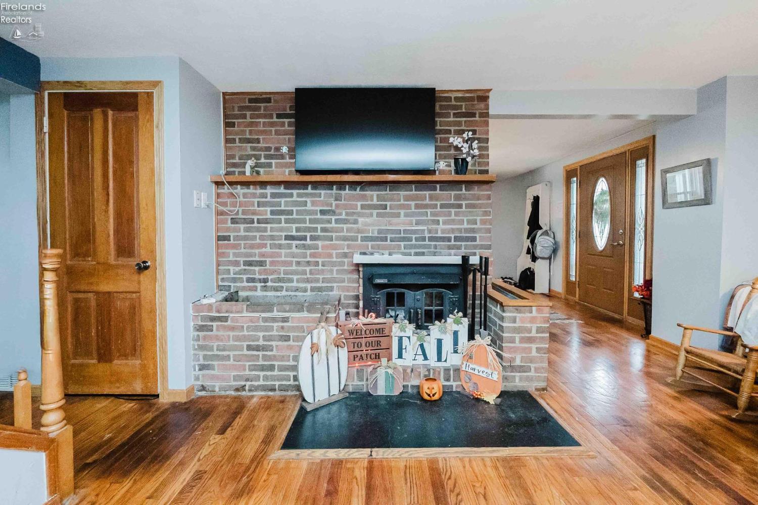 253 W Main Street