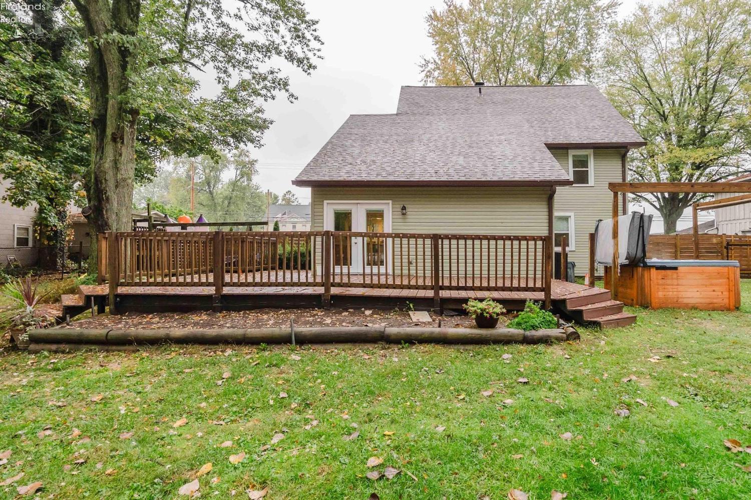253 W Main Street