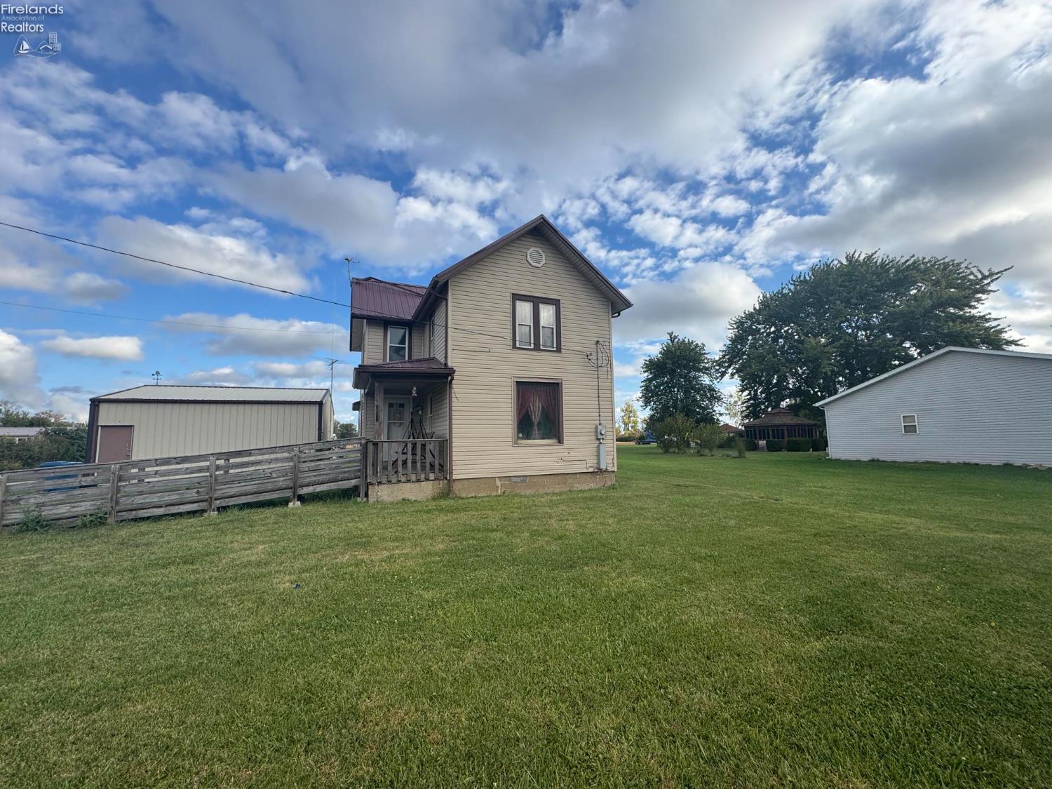 6991 W Lakeshore Drive