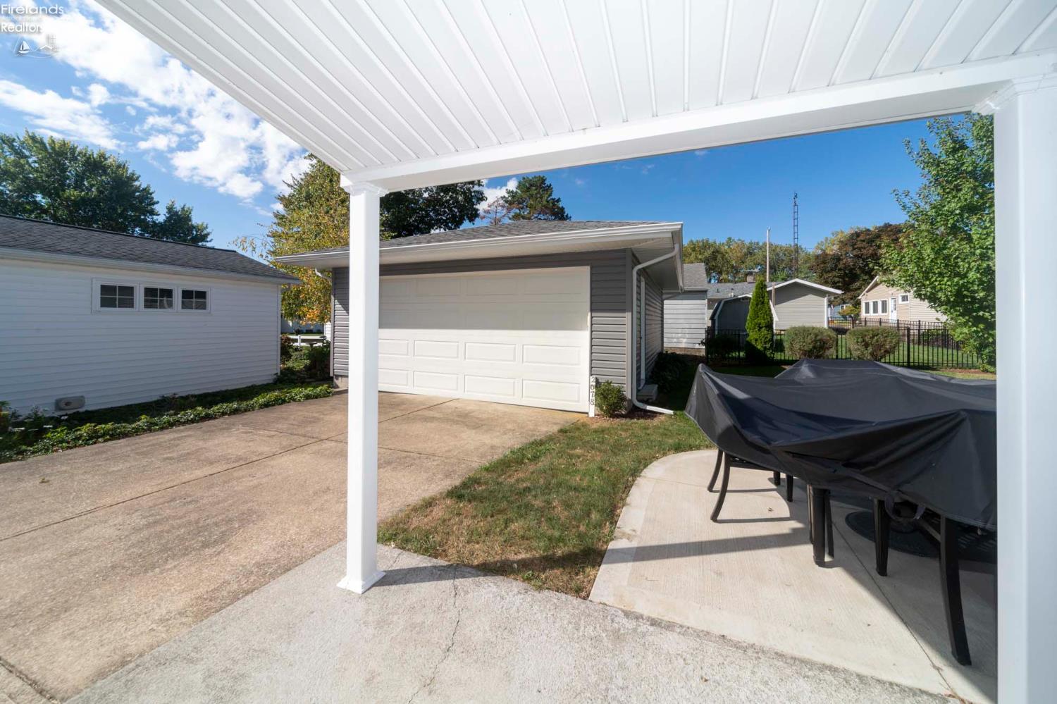 2078 Willow Cove Drive