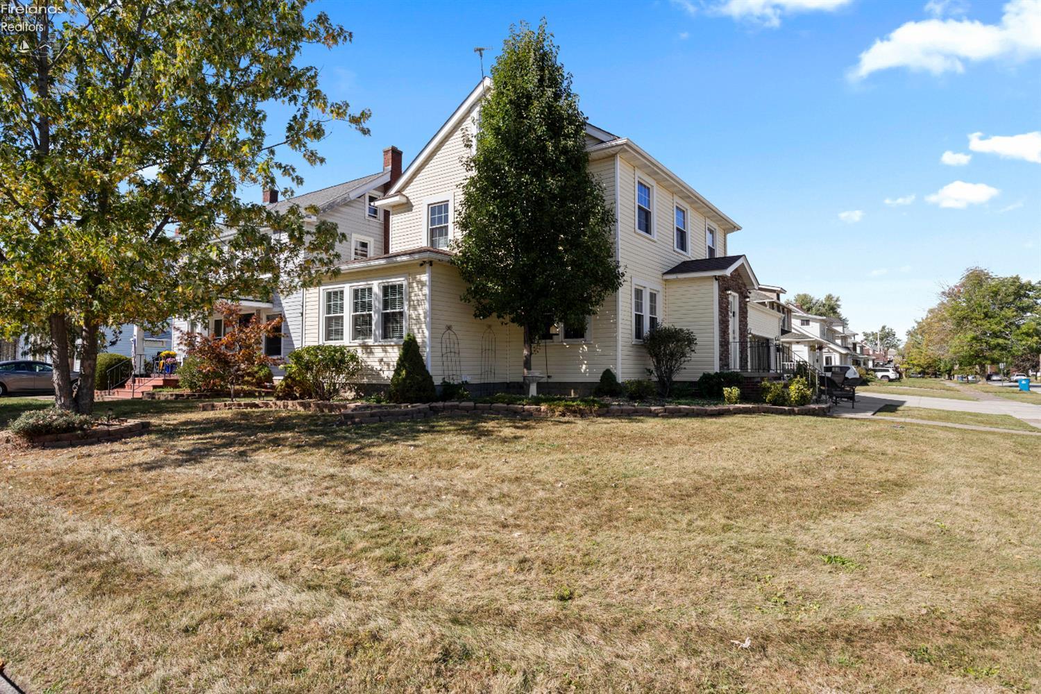 858 Allison Ave
