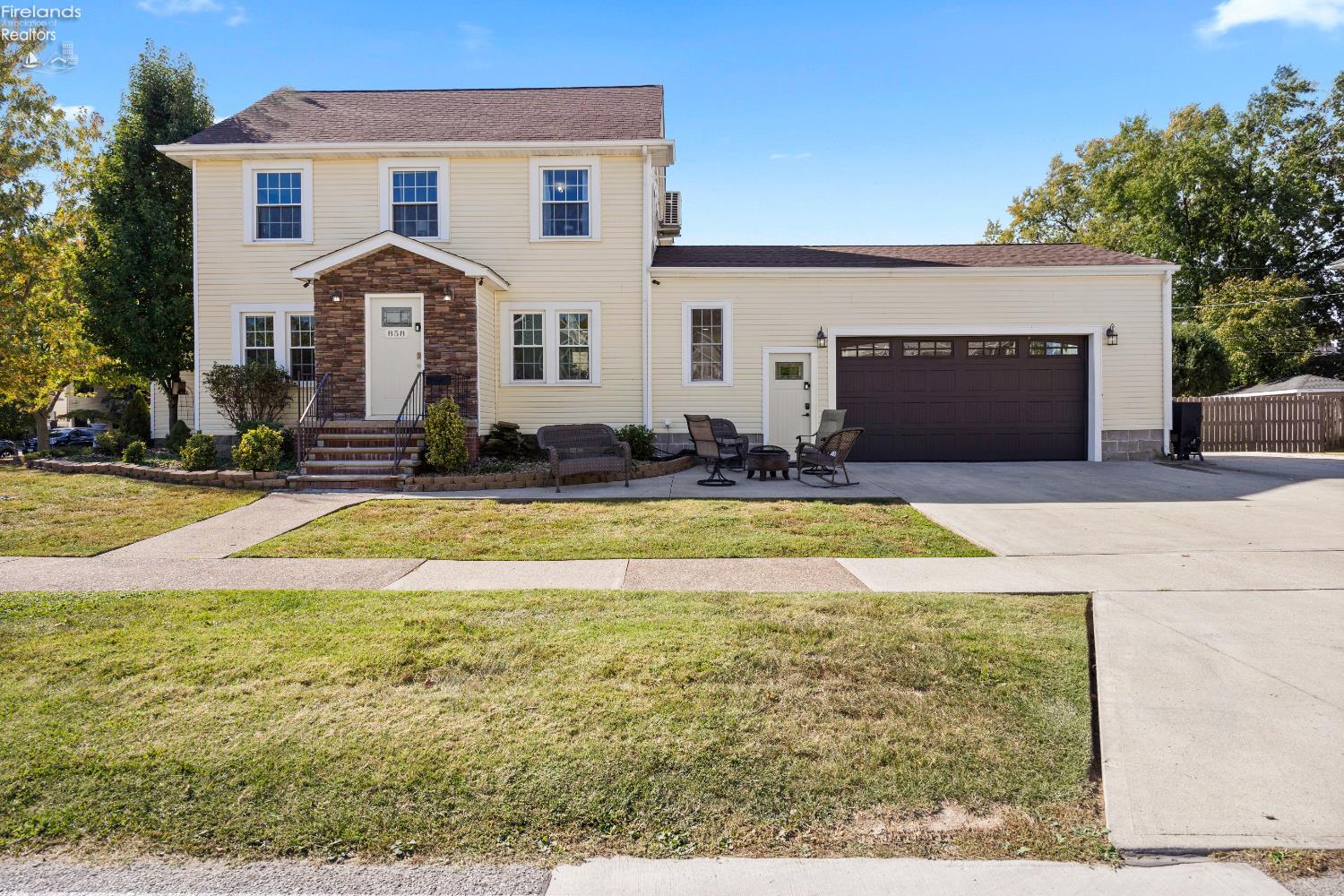 858 Allison Ave