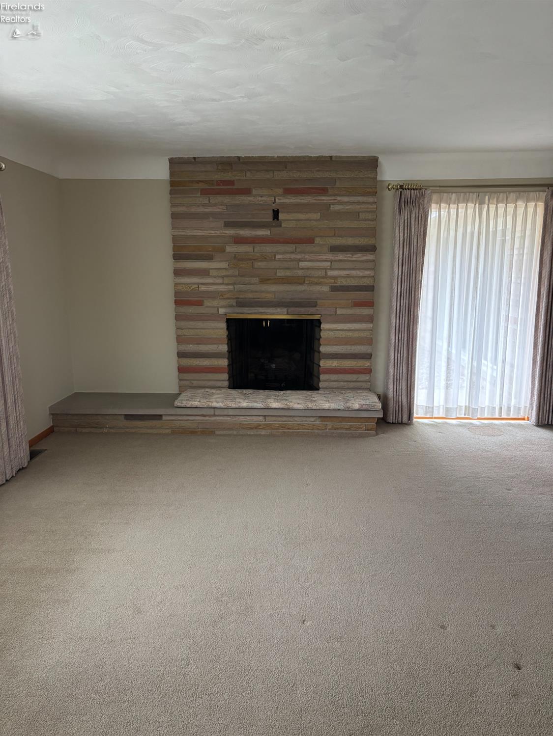 3421 E St Rt 103