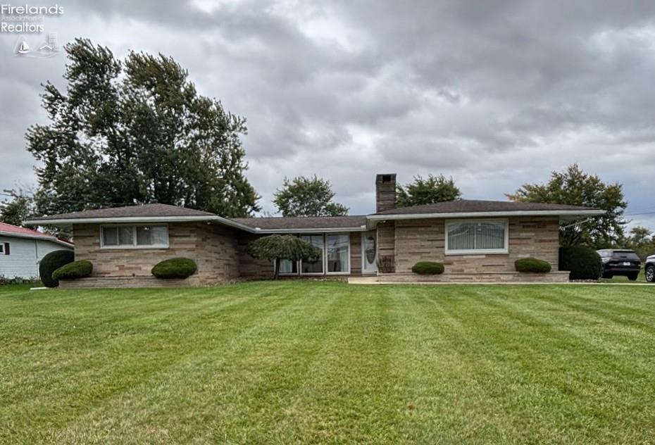 3421 E St Rt 103