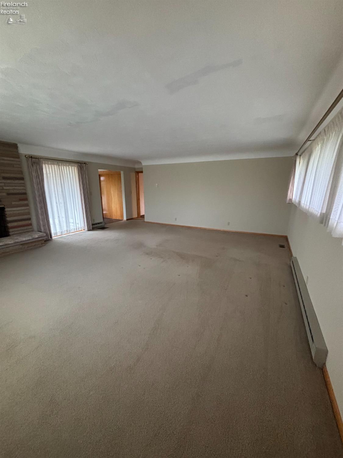 3421 E St Rt 103