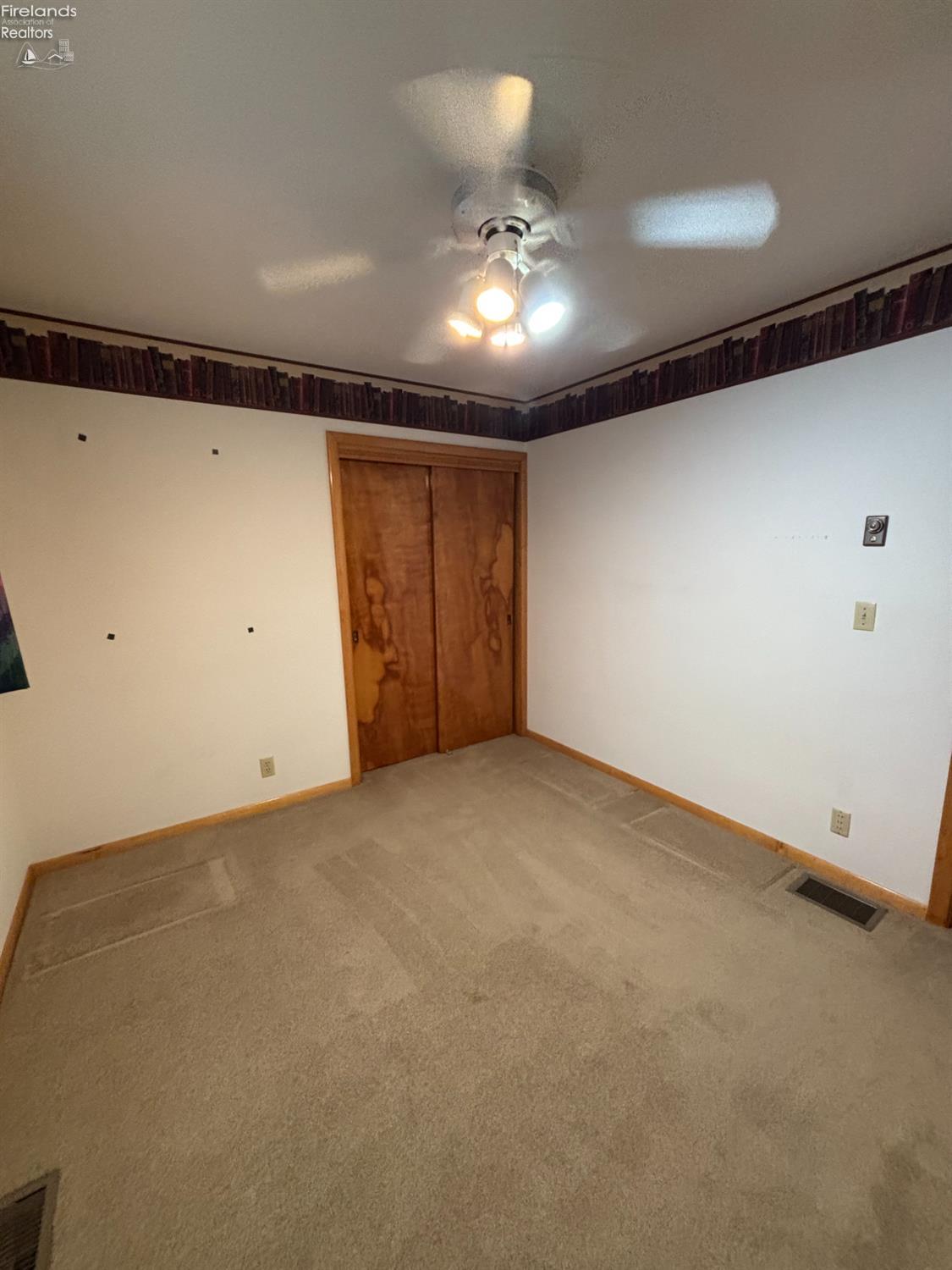 3421 E St Rt 103