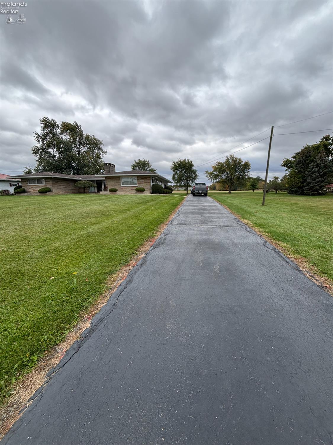 3421 E St Rt 103