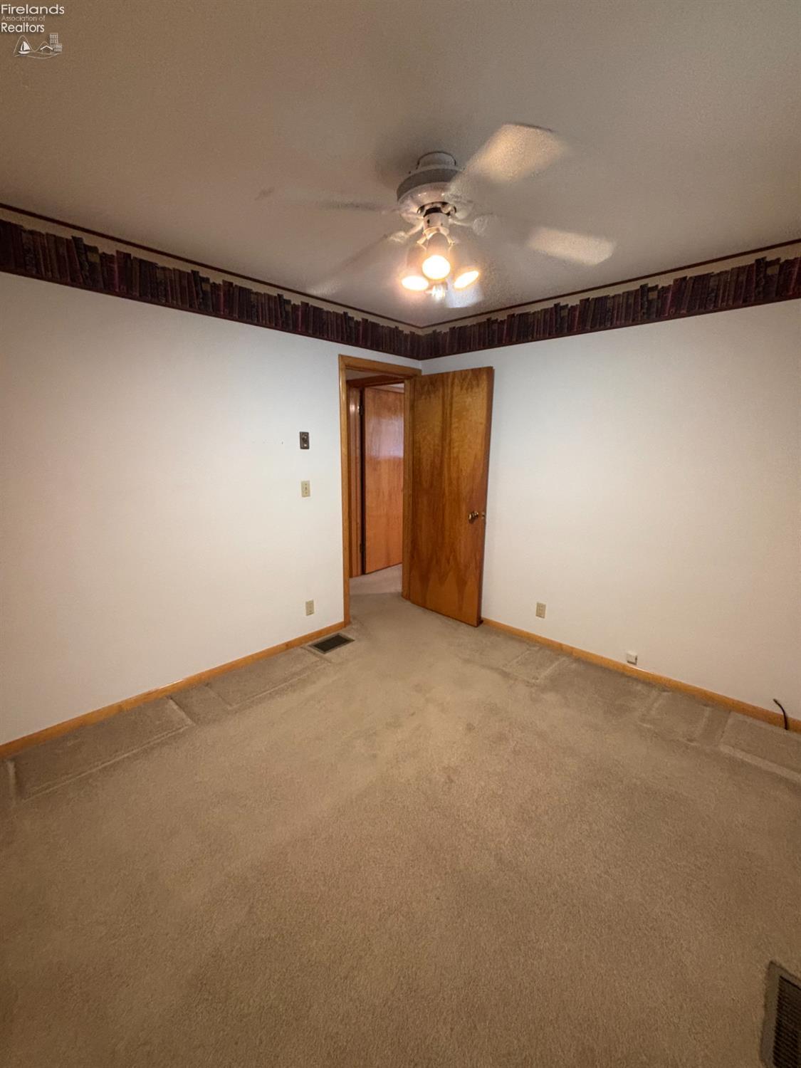 3421 E St Rt 103