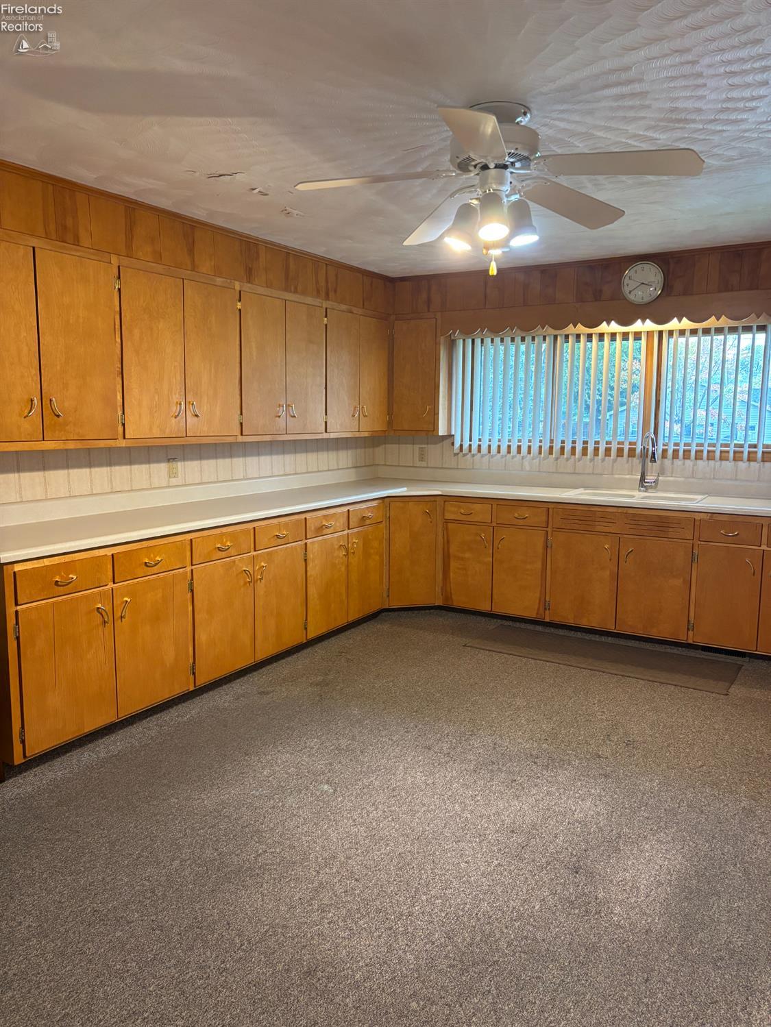 3421 E St Rt 103