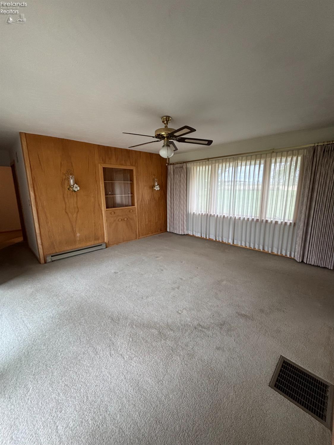 3421 E St Rt 103