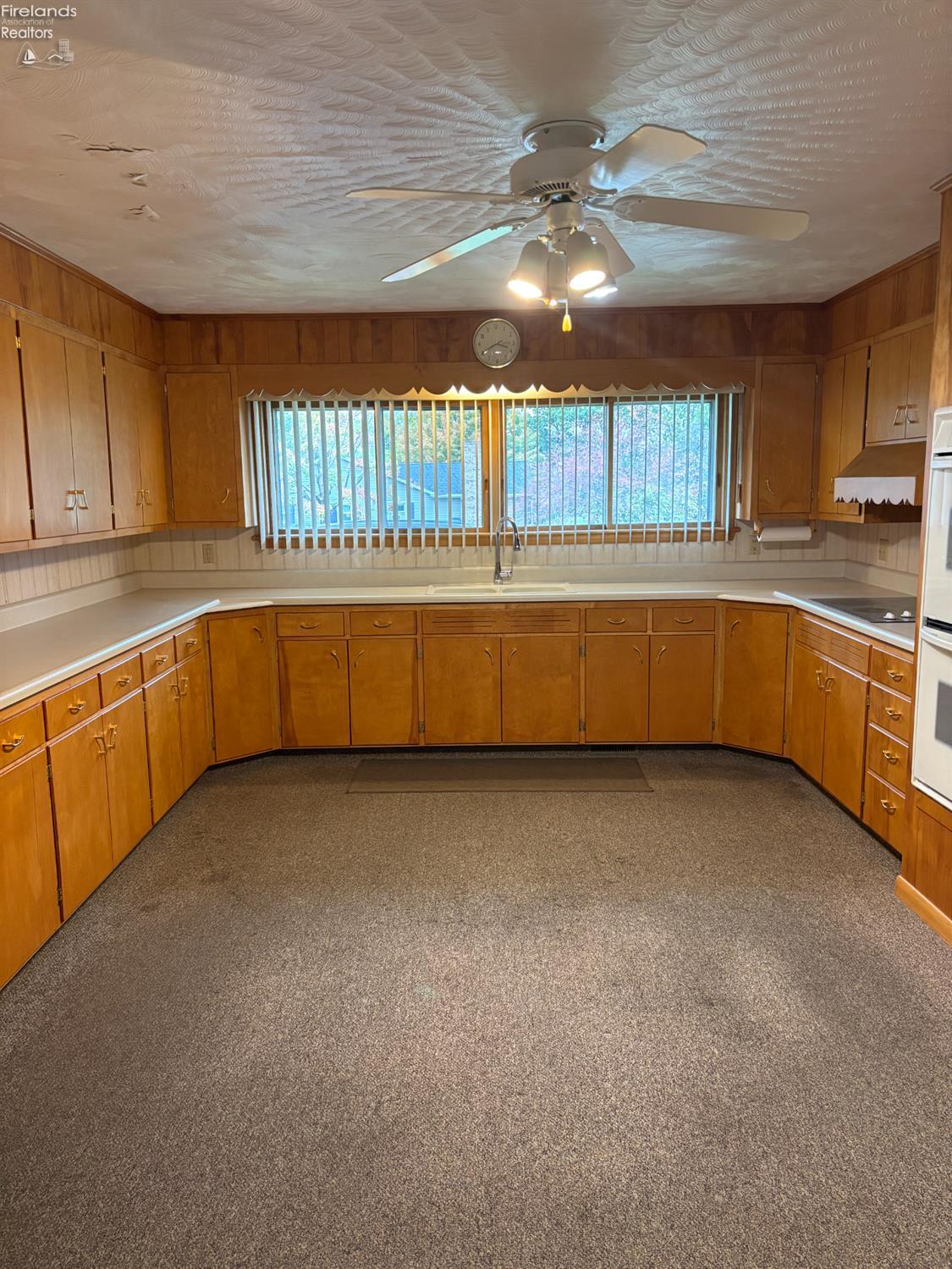 3421 E St Rt 103