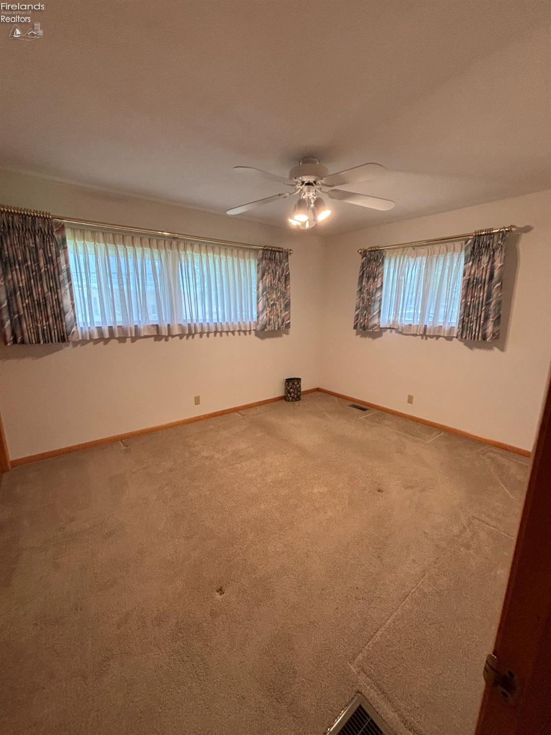 3421 E St Rt 103