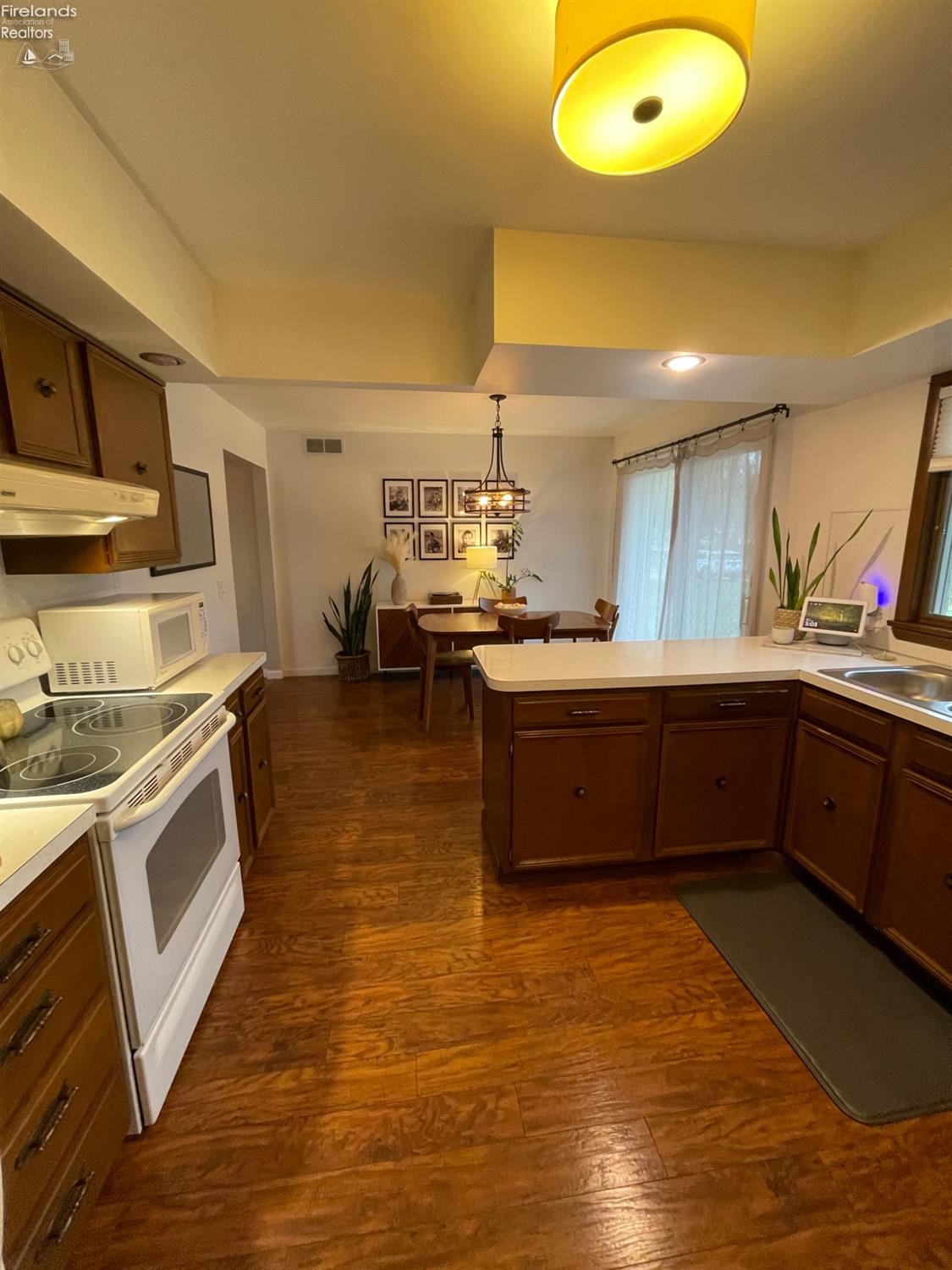 3117 Lawrence