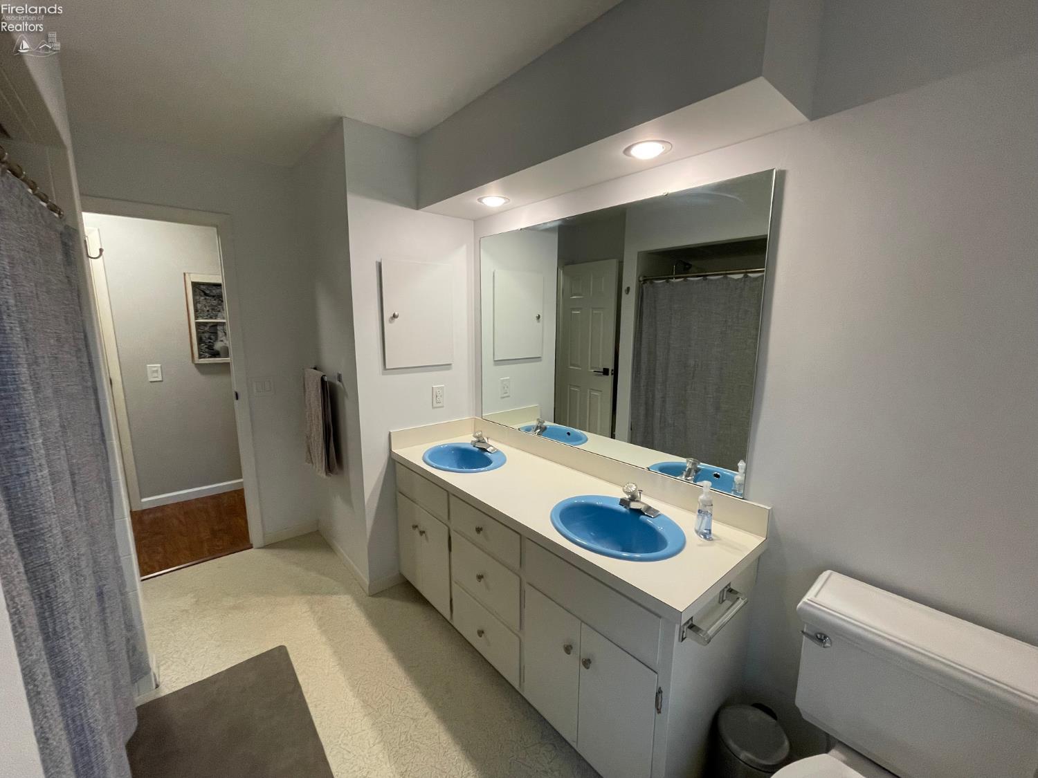 3117 Lawrence