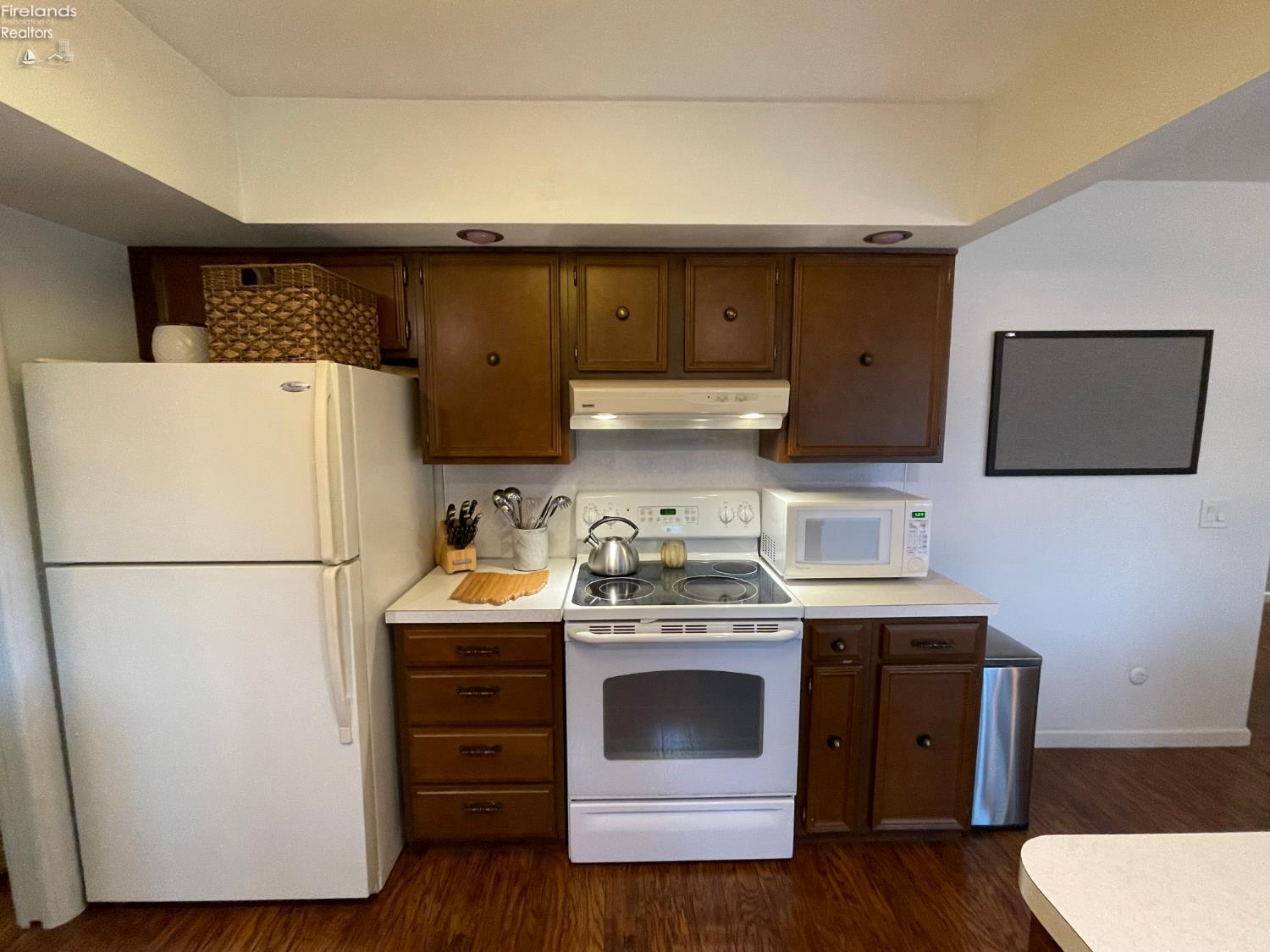 3117 Lawrence