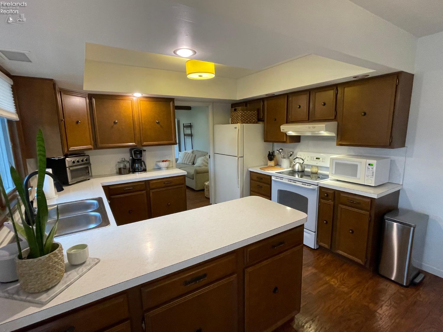 3117 Lawrence