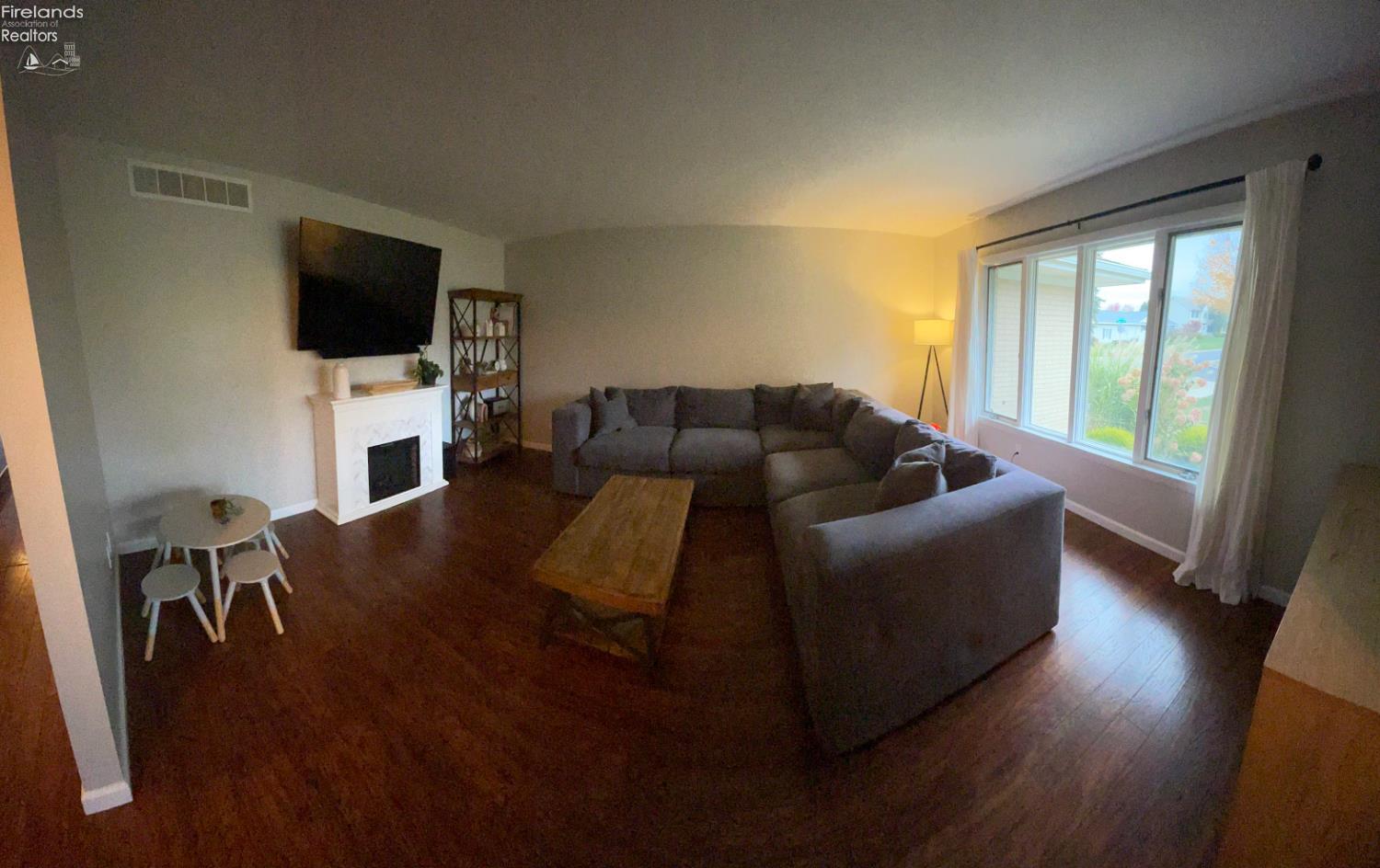 3117 Lawrence