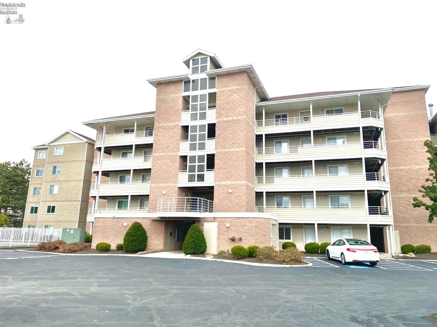 60 Marina Point
