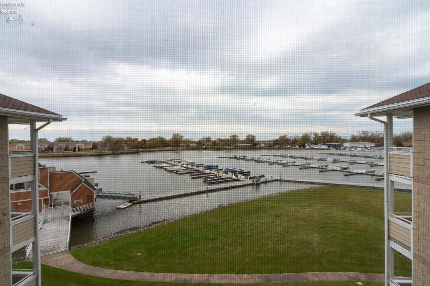 60 Marina Point