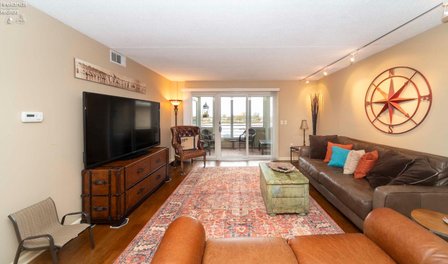 60 Marina Point