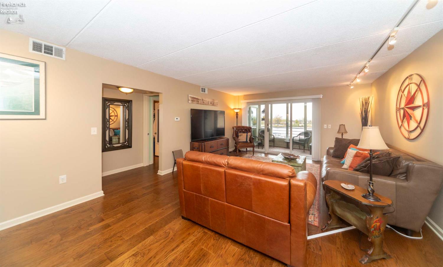 60 Marina Point