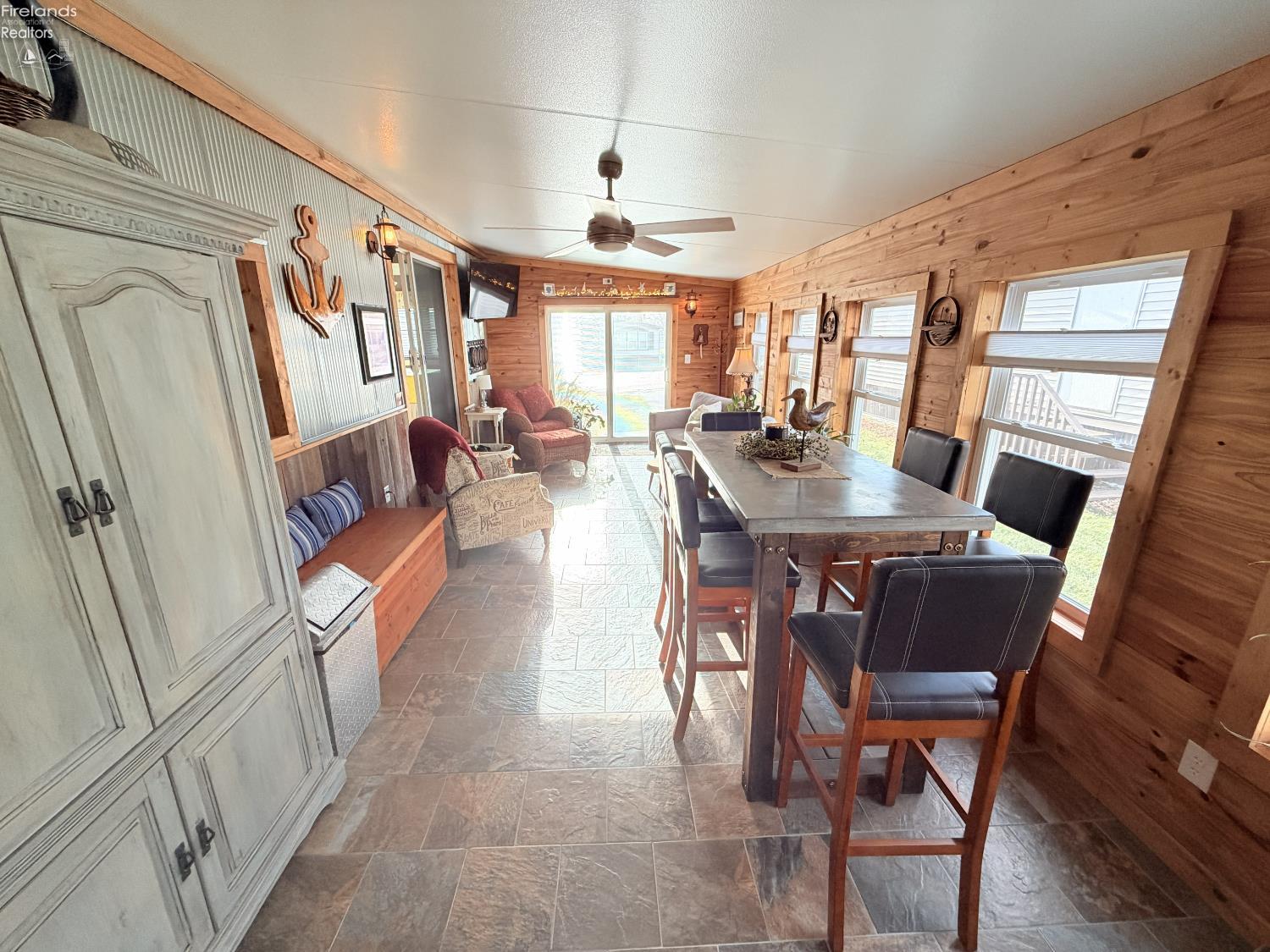 1859 NE Catawba Road 125