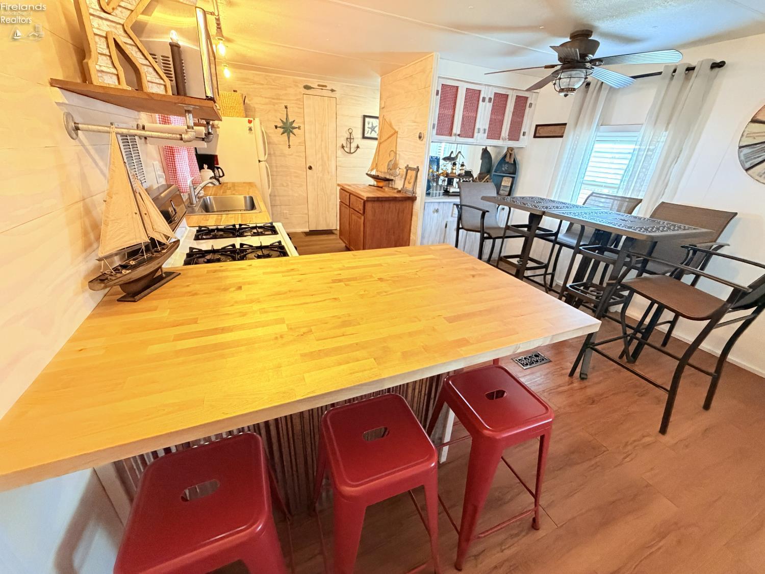 1859 NE Catawba Road 125