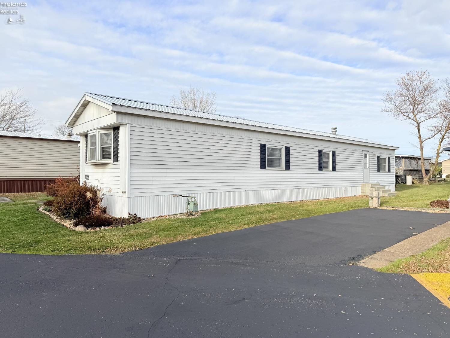 1859 NE Catawba Road 125