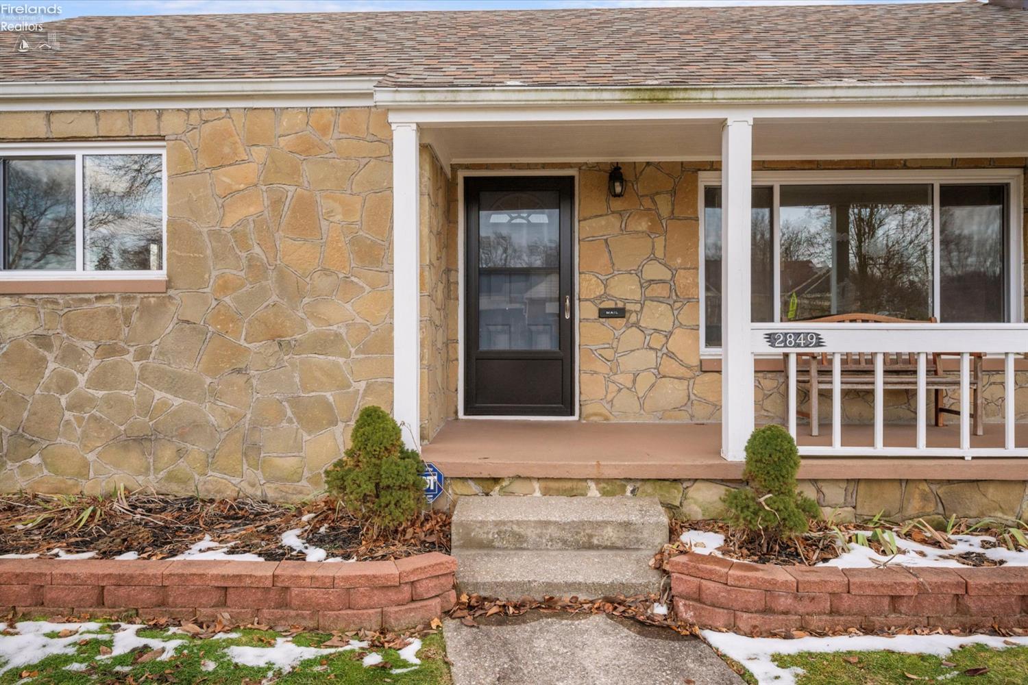 2849 Castleton