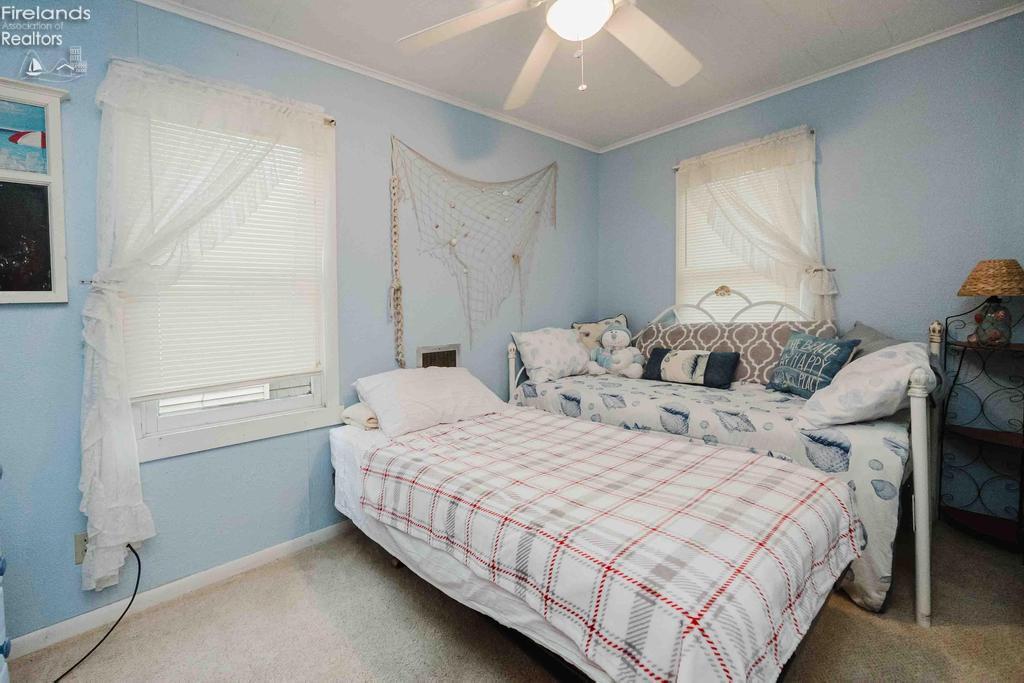 5491 E Center Lane