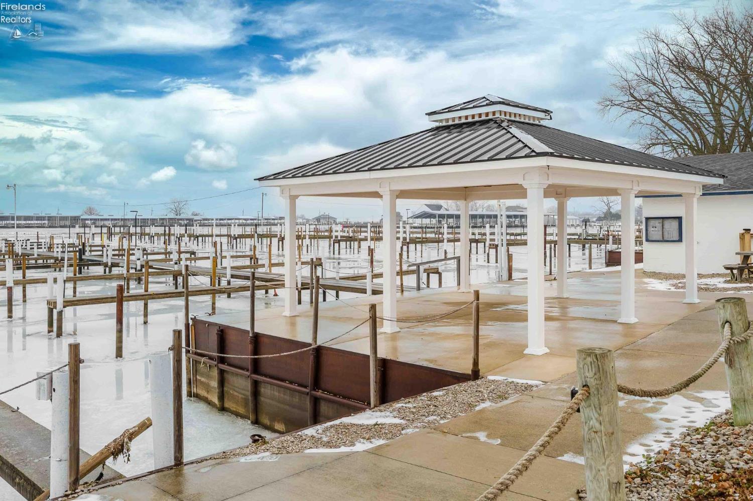 8175 E Northshore Boulevard 15