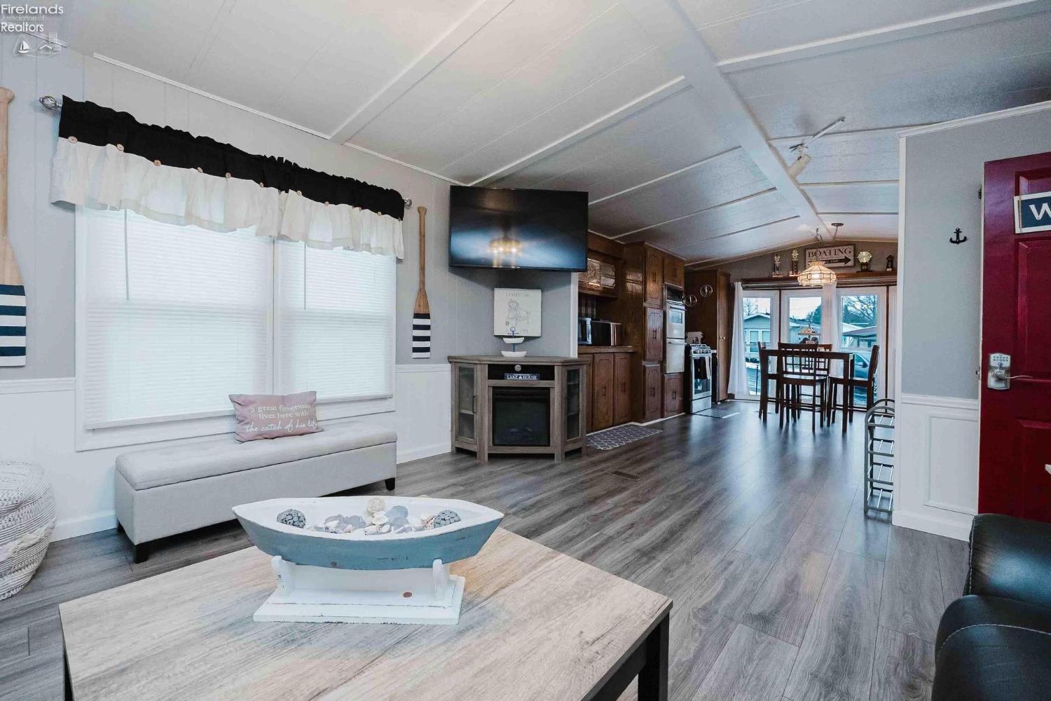 8175 E Northshore Boulevard 15