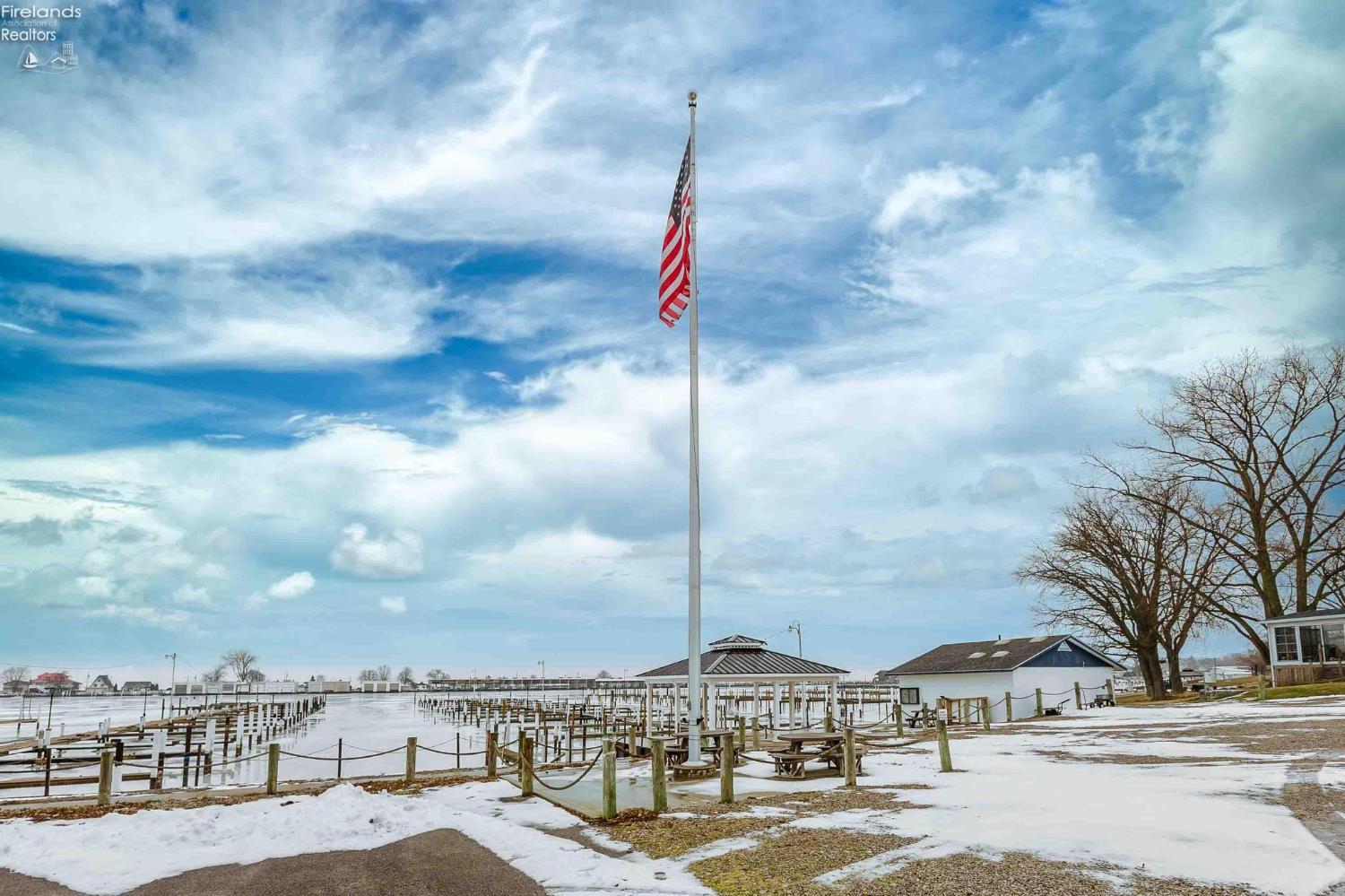 8175 E Northshore Boulevard 15