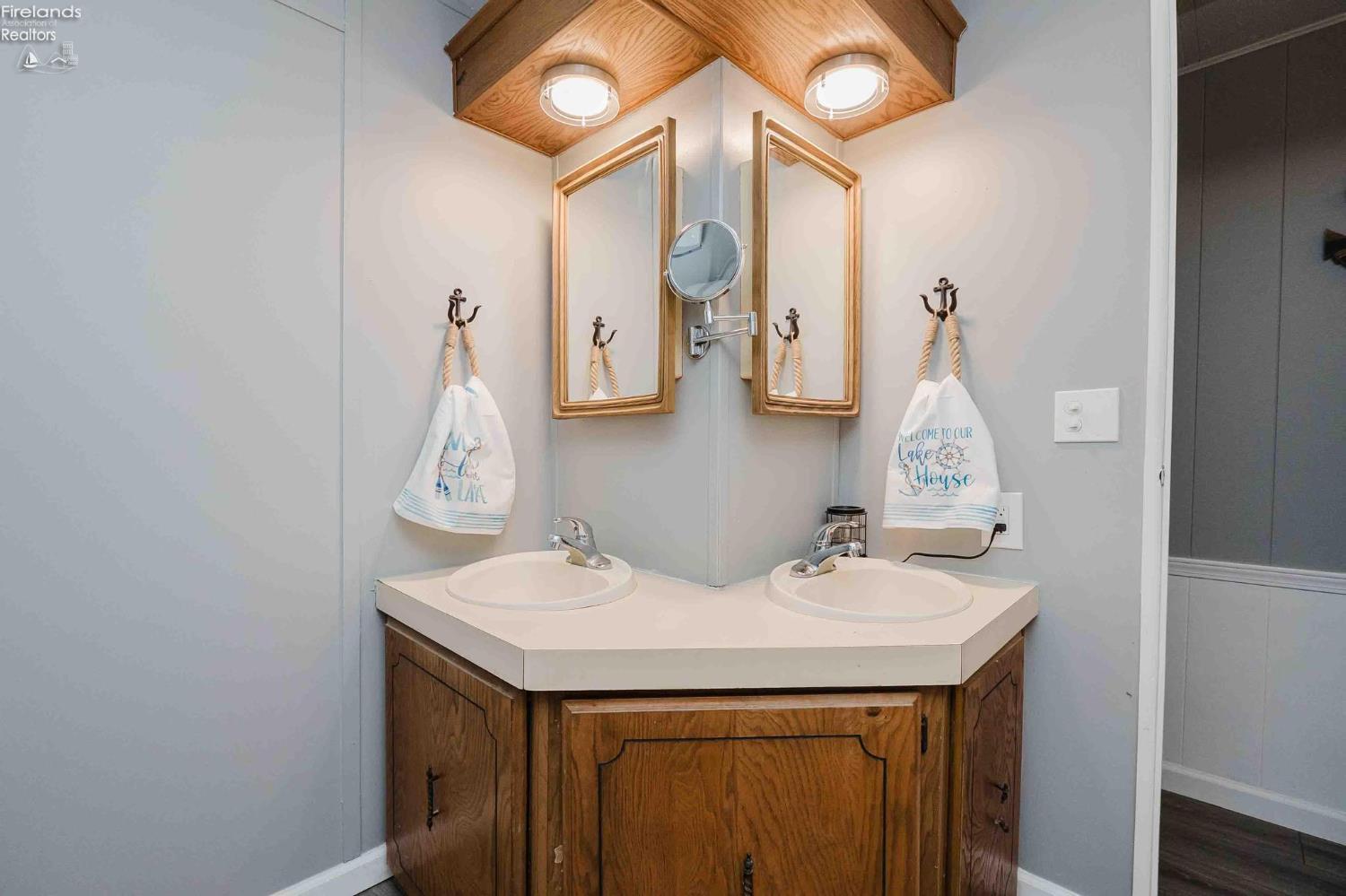 8175 E Northshore Boulevard 15