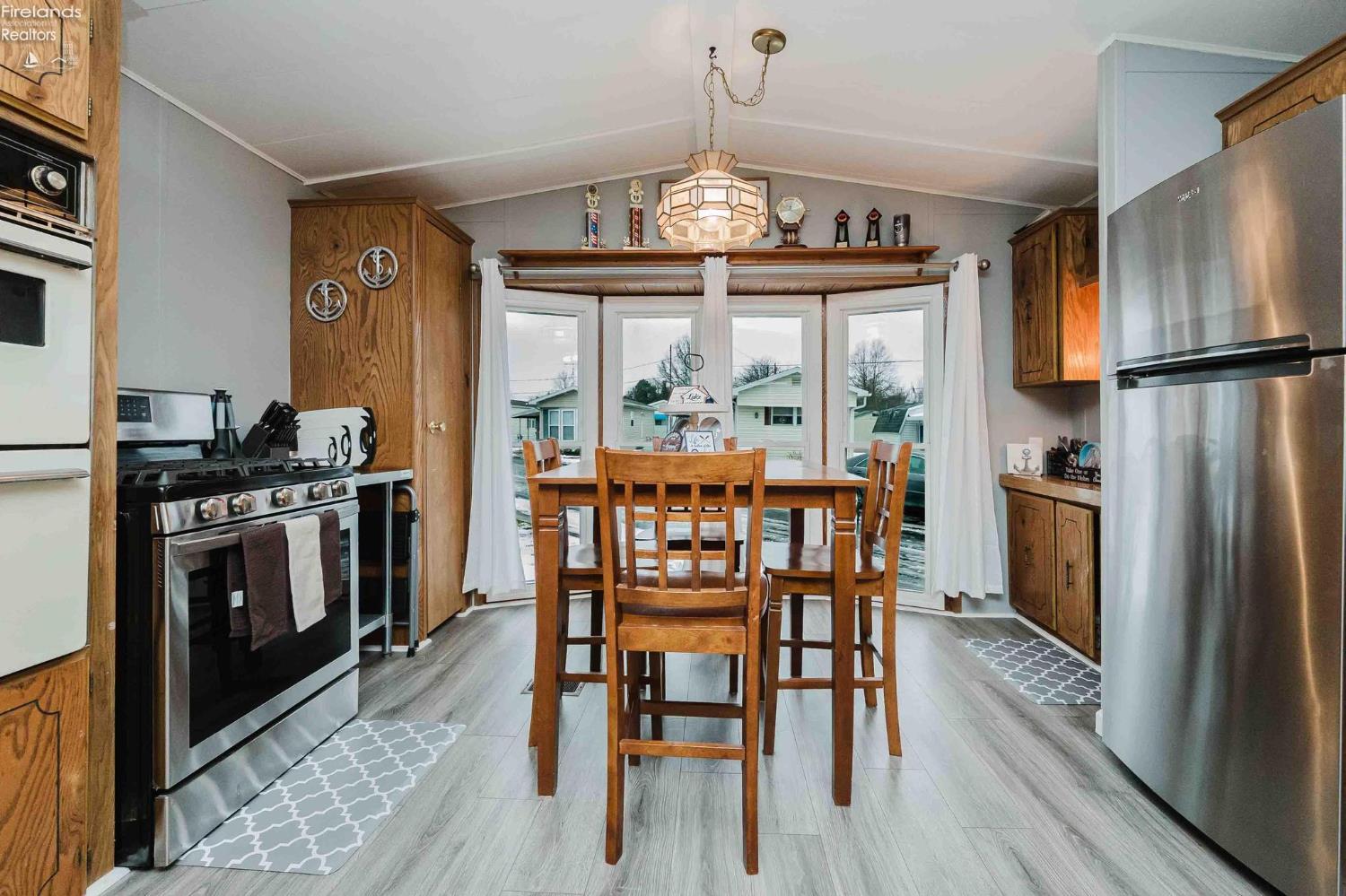 8175 E Northshore Boulevard 15