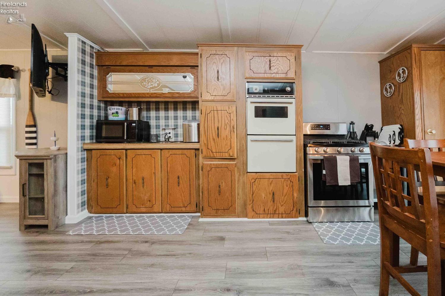 8175 E Northshore Boulevard 15