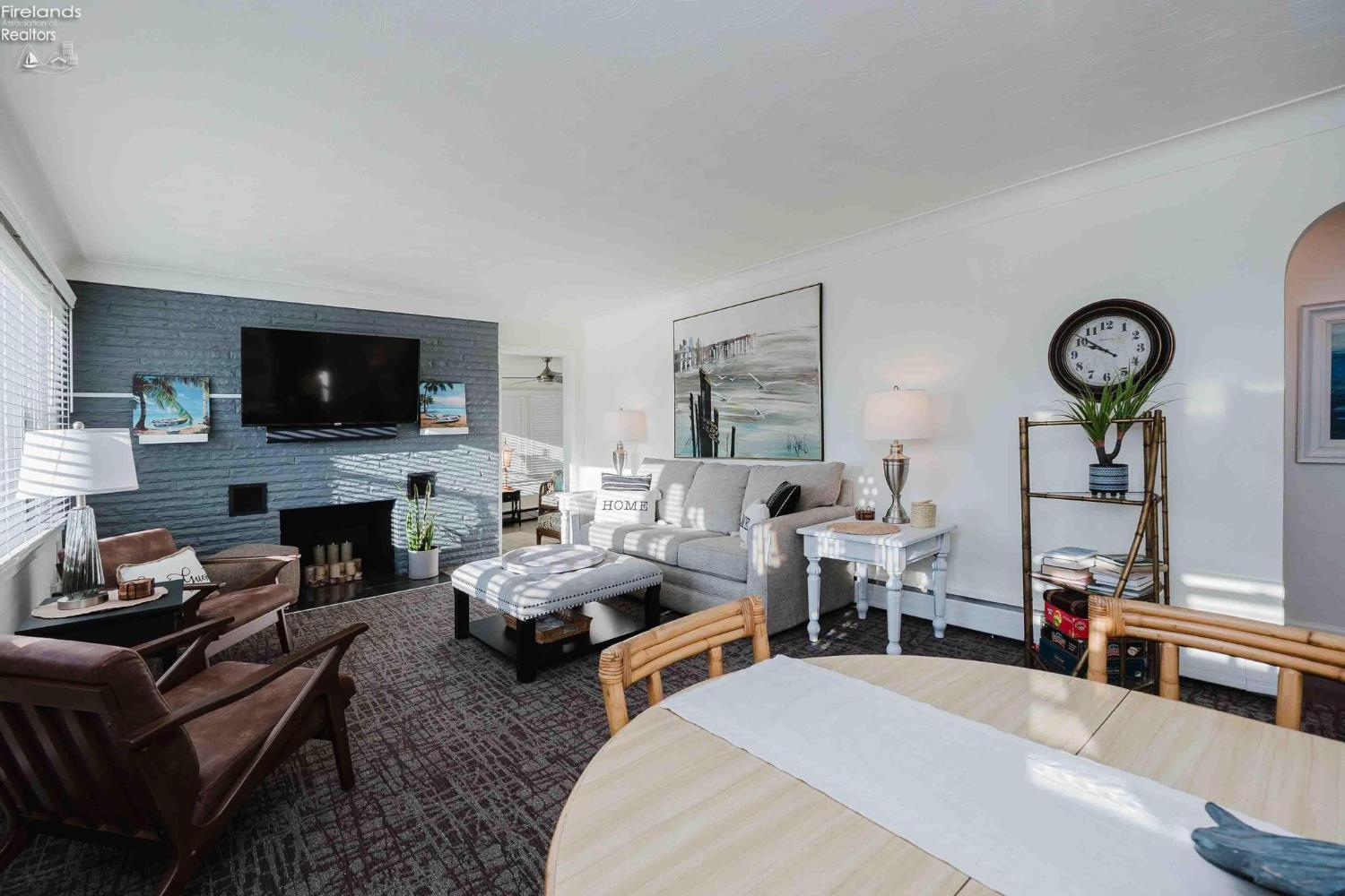 12235 W State Route 105