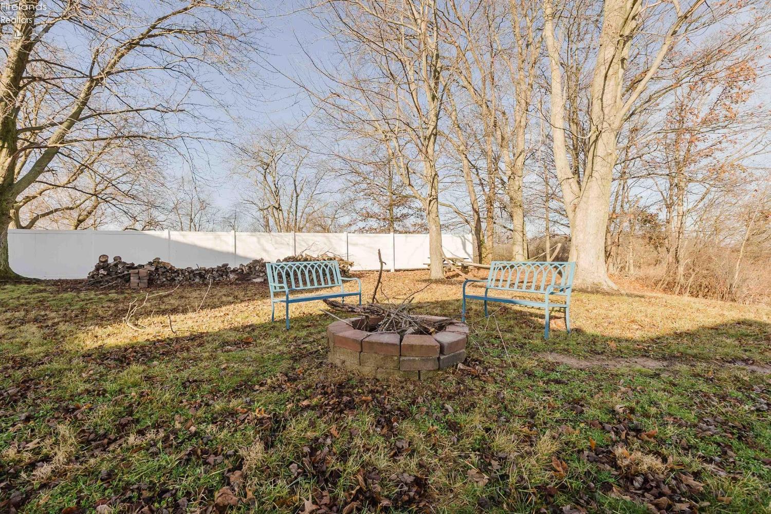 12235 W State Route 105