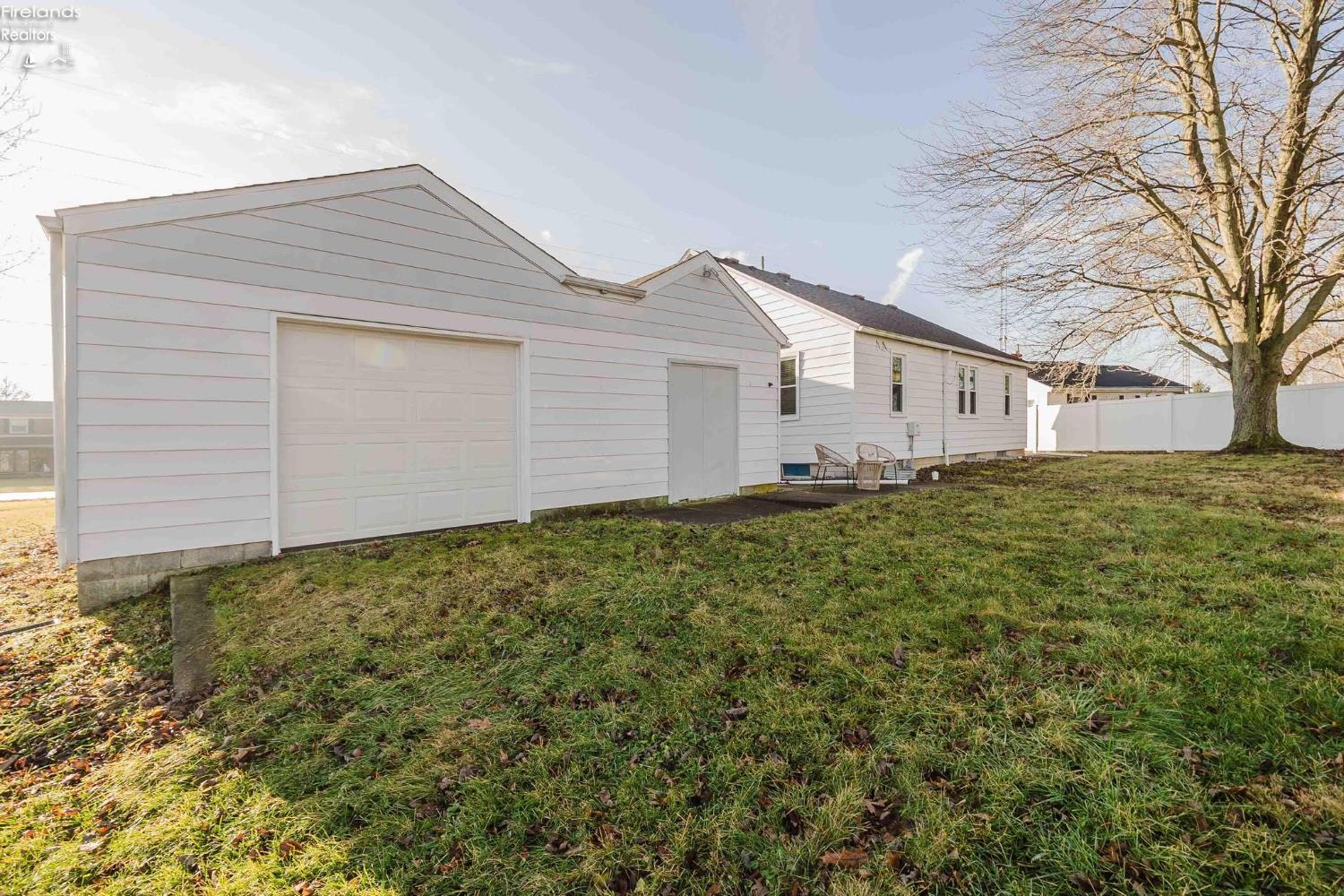 12235 W State Route 105