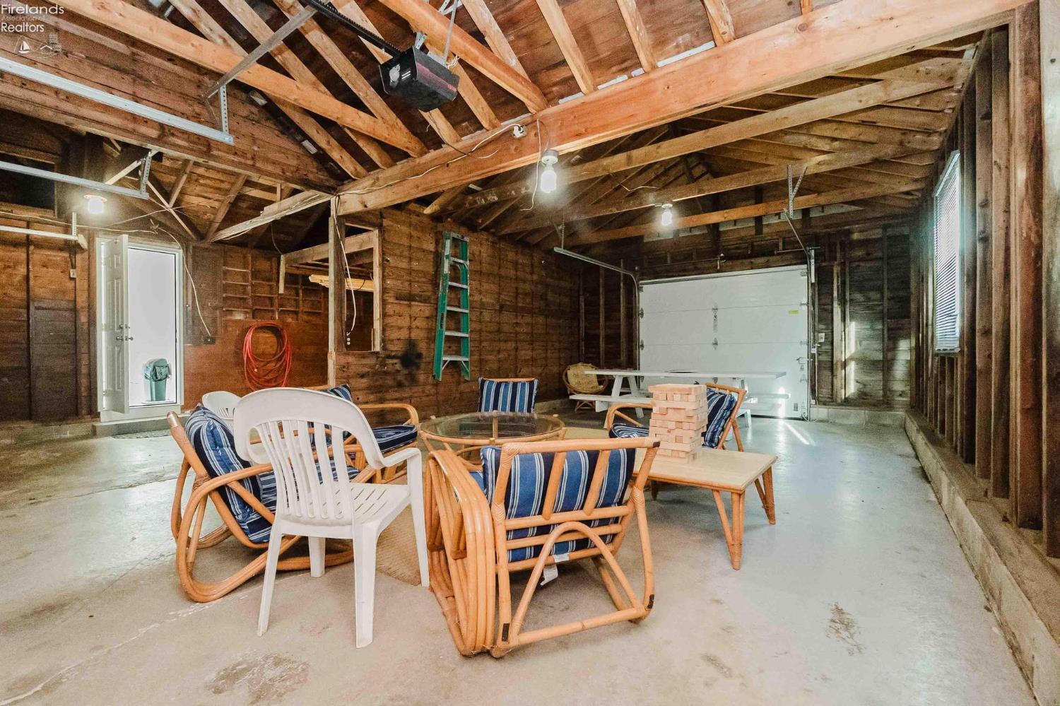 12235 W State Route 105