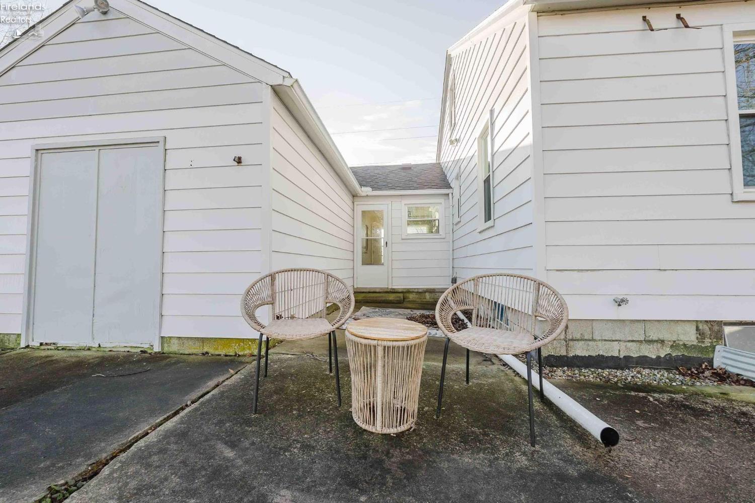 12235 W State Route 105