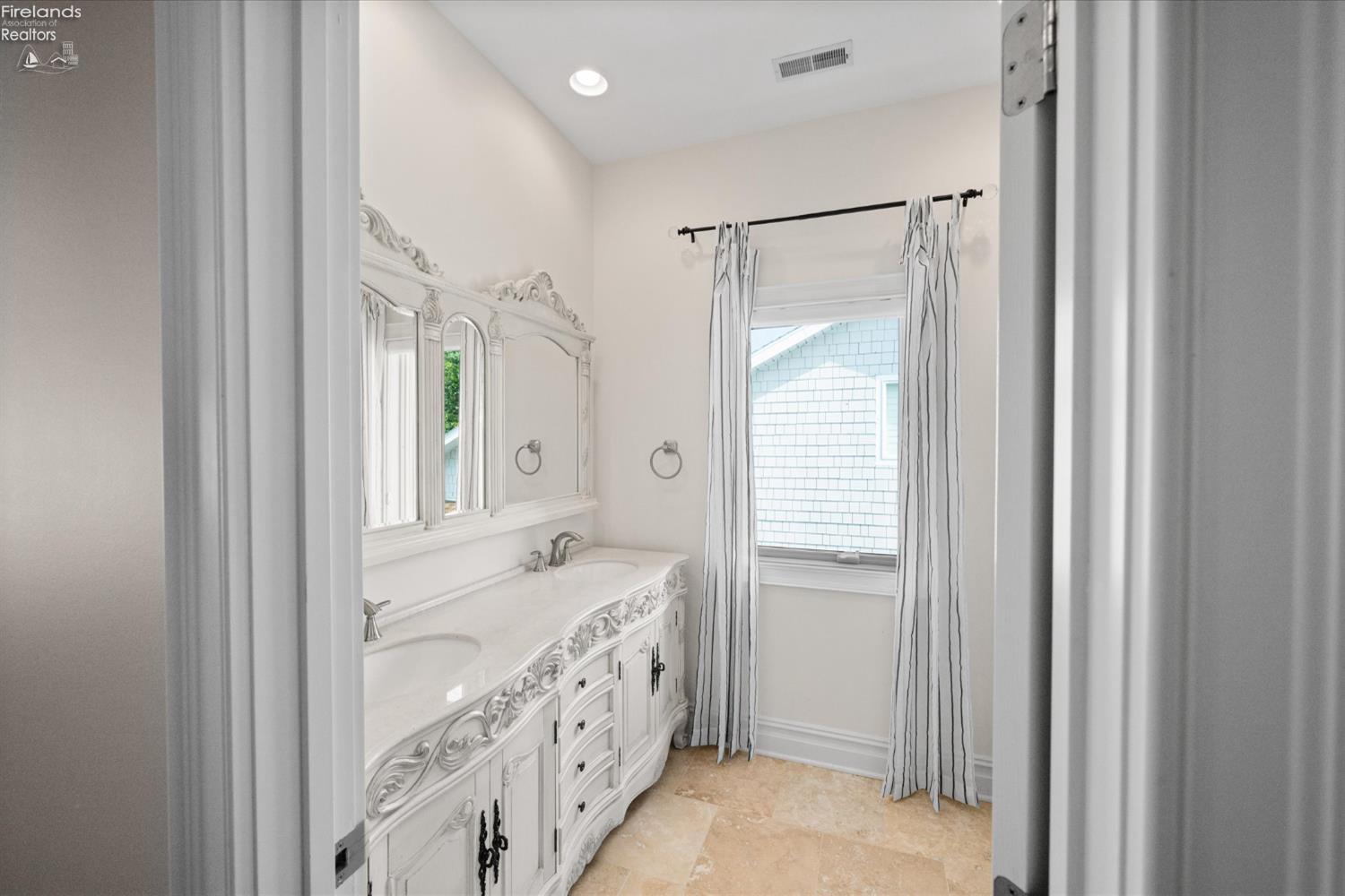 2822 N Noreaster Cove Drive