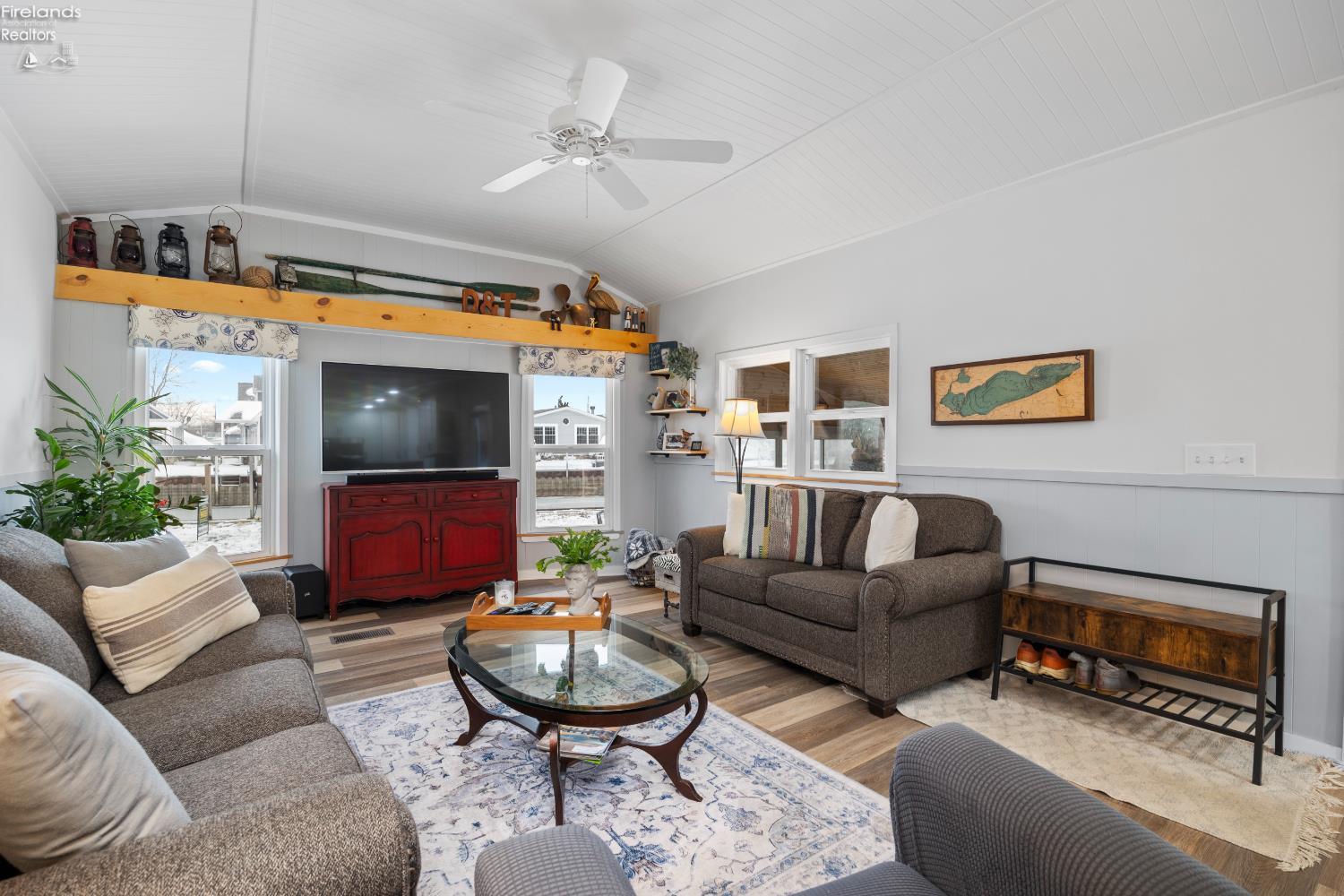 1560 N Starboard Avenue